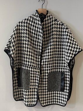 Black & White Houndstooth Poncho Jacket/Scarf